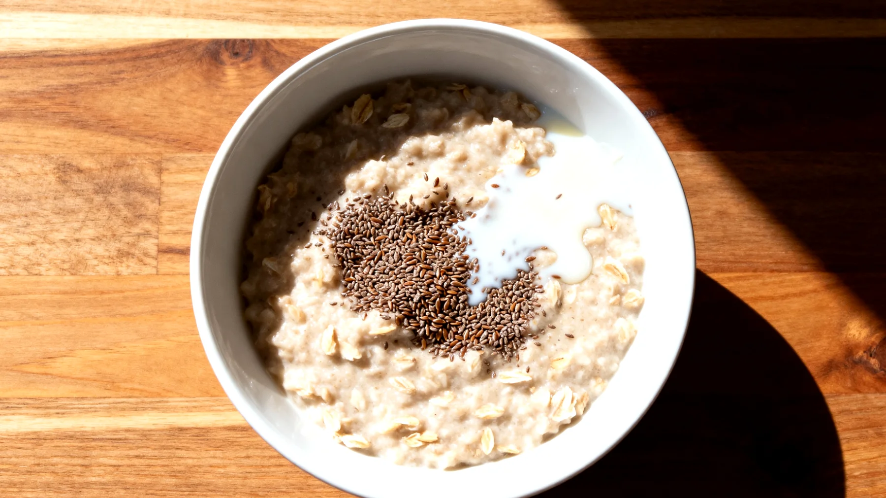 Porridge di avena con semi di lino macinati e kefir"